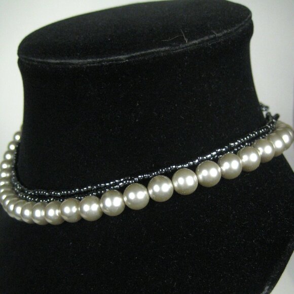 Collar Necklace 15 inch Silvertone Jewelry Women Gray Faux Pearl Classic Choker - Picture 4 of 5